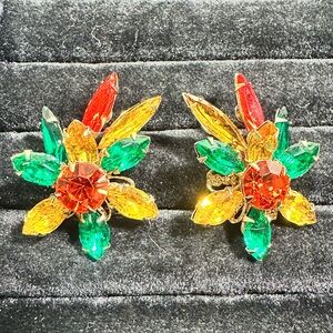 Vtg: Multicolored Glass Rhinestone Floral Clip On Earrings /Rivet Backs